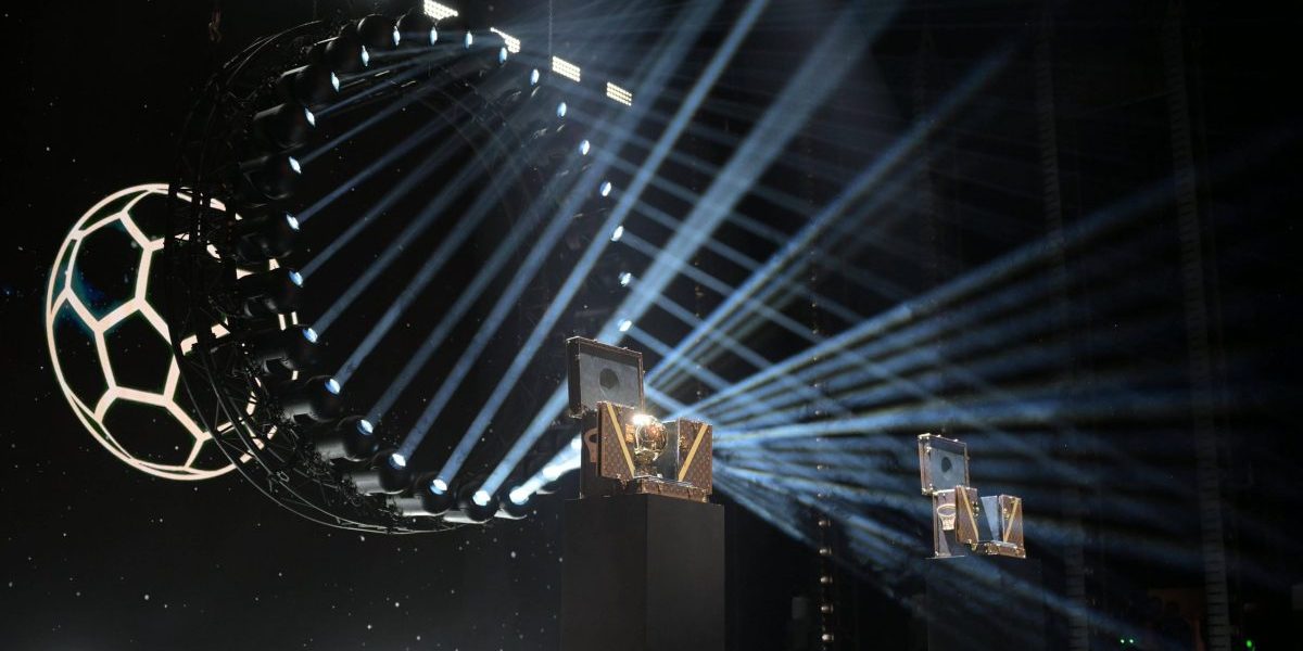 Gullkulen, Ballon d’Or, i kofferten før utdelingen. Foto: BILDBYRÅN