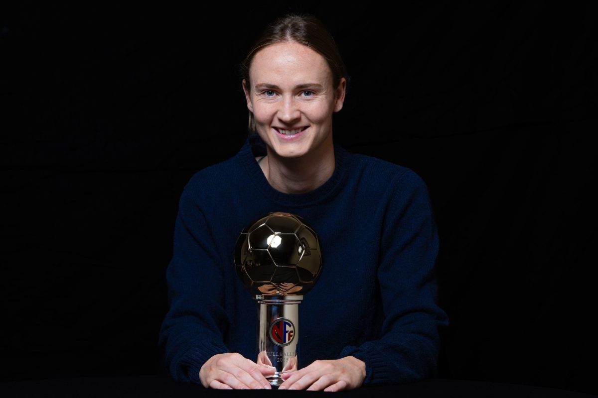 Caroline Graham Hansen med Gullballen Photo: BILDBYRÅN